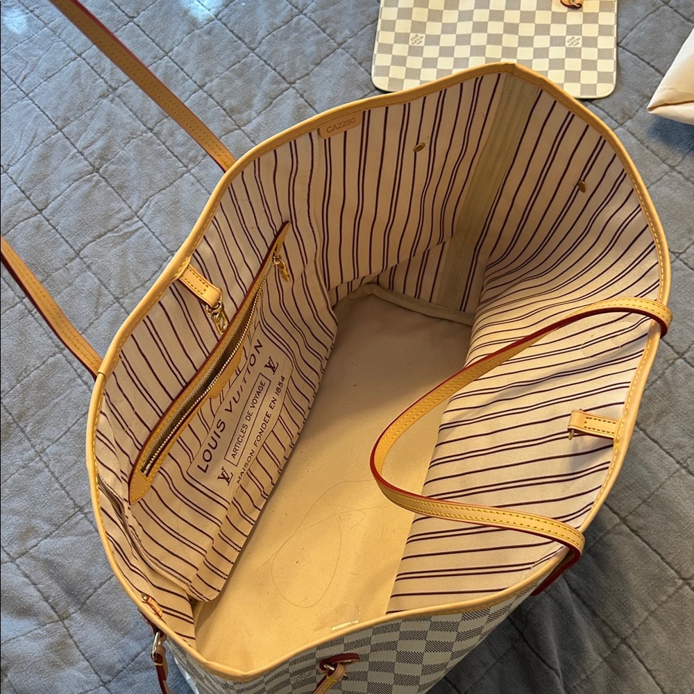 Designer Checkered Tote Bag - Cream and Tan - Picture 2 of 4